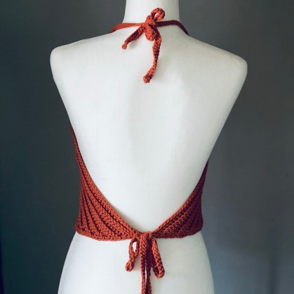 картинка Набор для вязания топа с открытой спиной на завязках от магазина АЖУР
